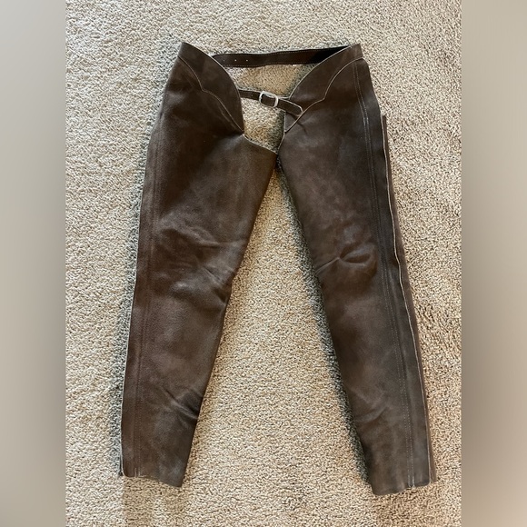 Young girls riding chaps - Picture 1 of 4